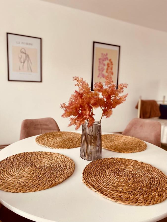 Apartamenty Cud Miod Кросно Екстериор снимка